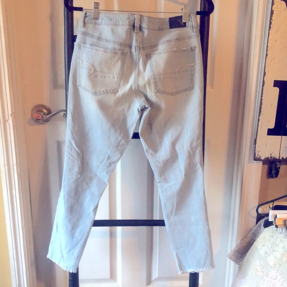 American Eagle - Size 4 Crop Jegging Jean - Distressed Light Wash Super Stretch - Picture 2 of 7